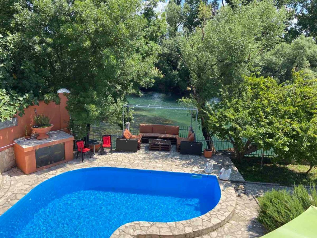 Private Riverside Villa Silvia Mostar Exterior photo