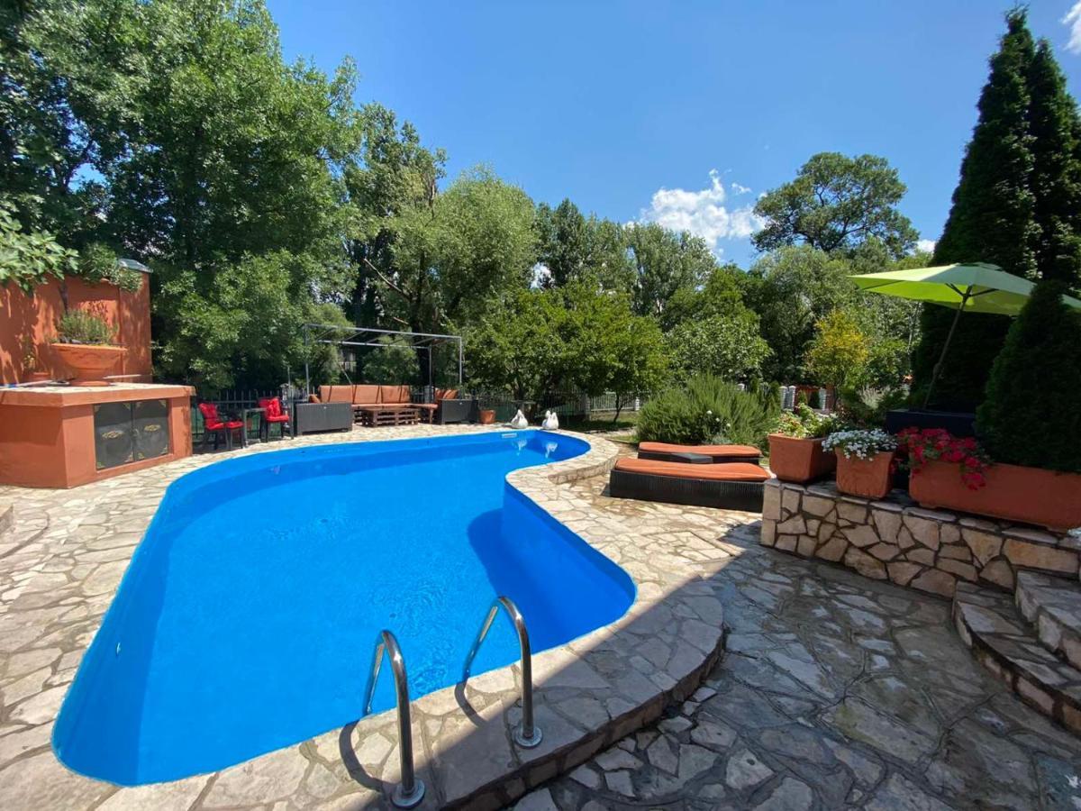 Private Riverside Villa Silvia Mostar Exterior photo